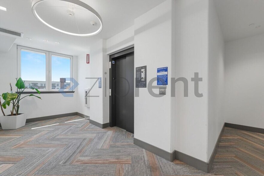 Building Photo - Unit 407