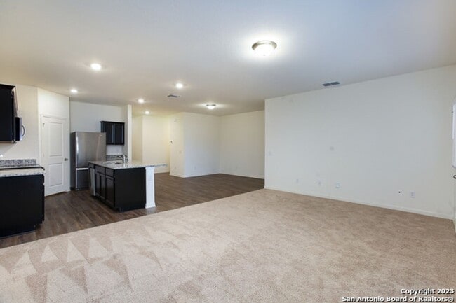 Building Photo - Modern Move-In Ready Home Near Lackland AFB | Pool, Park & Prime Location!