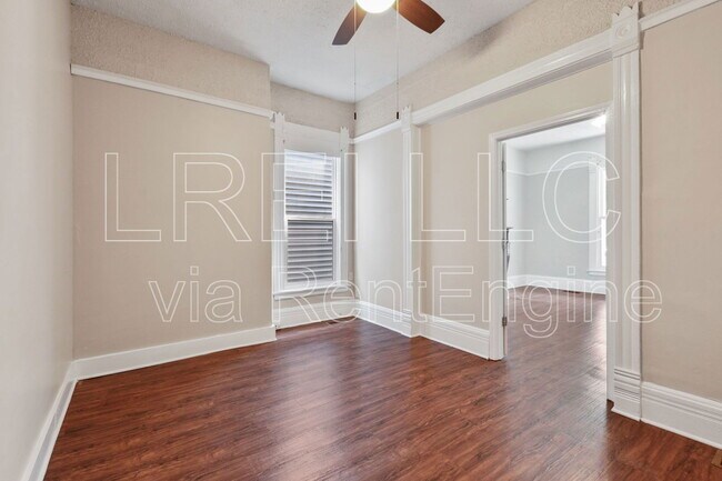 Building Photo - 1347 S Floyd St