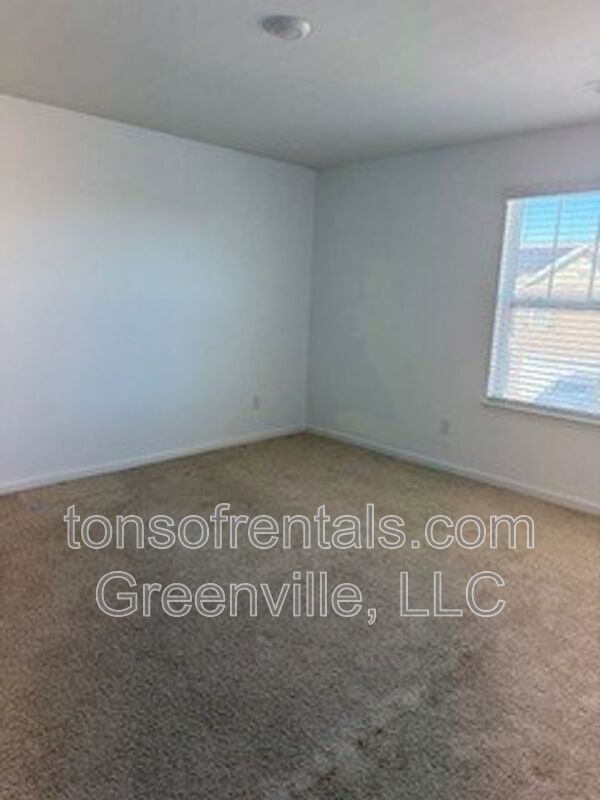 Building Photo - 304 Millen Dr