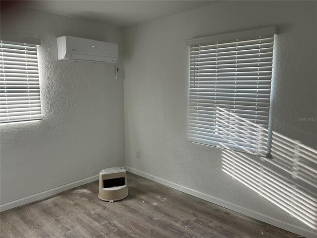 Building Photo - 21828 Virginia Dr