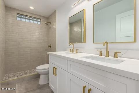 Building Photo - 8737 E Fairmount Ave