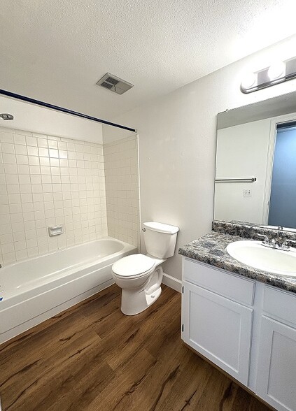 Building Photo - 14896 E 2nd Ave