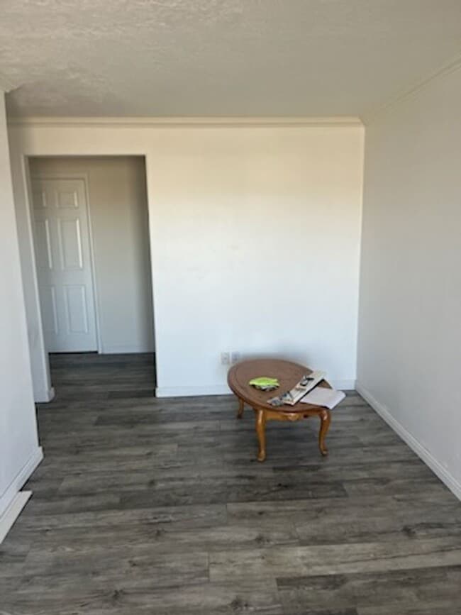 Building Photo - Charming home