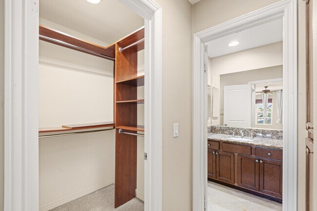 Building Photo - 52178 Rosewood Ln
