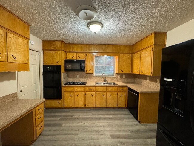 Building Photo - 4-Bedroom House for Rent in Killeen