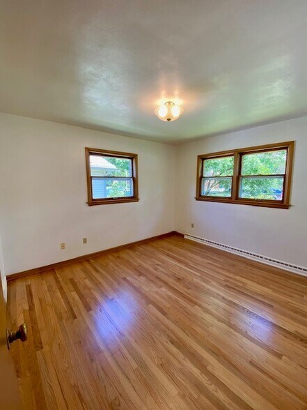 Bedroom 2 - 310 Eugenia Ave