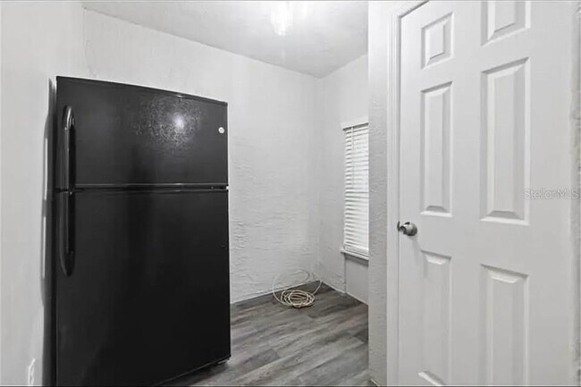 Building Photo - 2904 Emerson Ave S