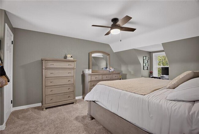 Building Photo - 302 Lindsay Rd