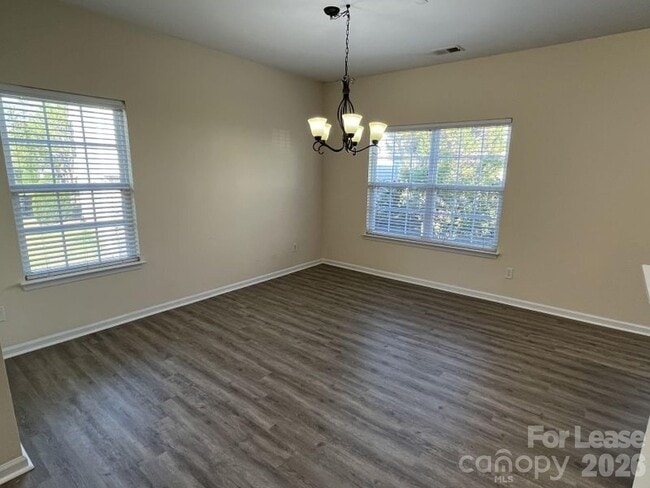 Building Photo - 12120 Stratfield Pl Cir