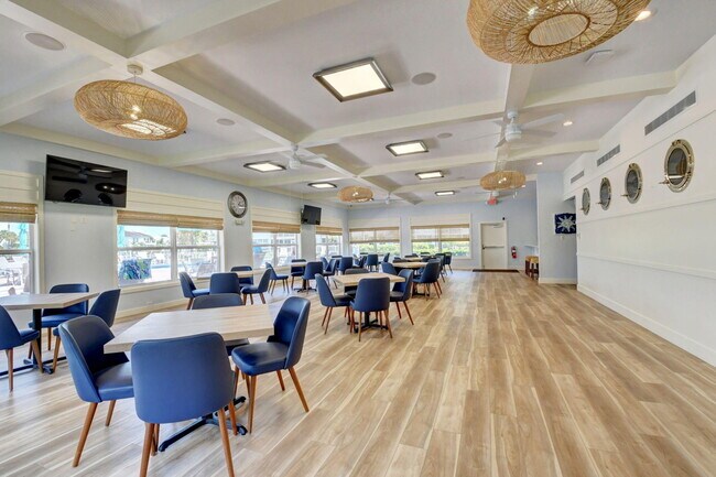 Building Photo - 931 Gardenia Dr