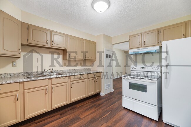 Building Photo - 5714 E Harry St