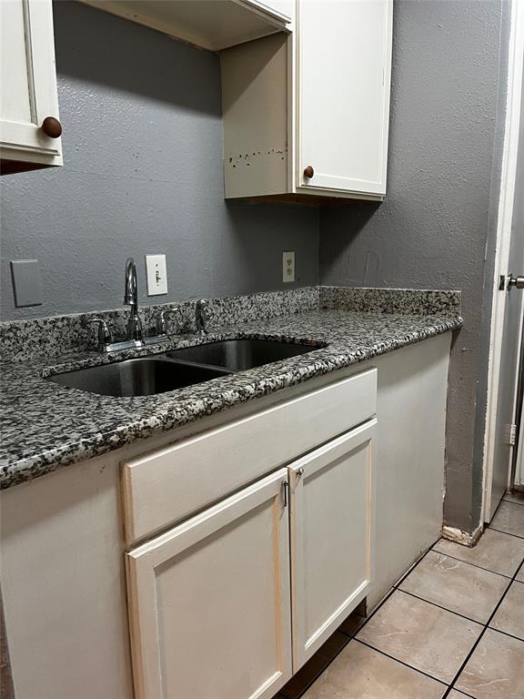 Building Photo - 12500 Sandpiper Dr