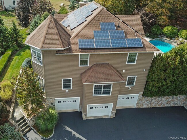 Building Photo - 24 Charnwood Dr