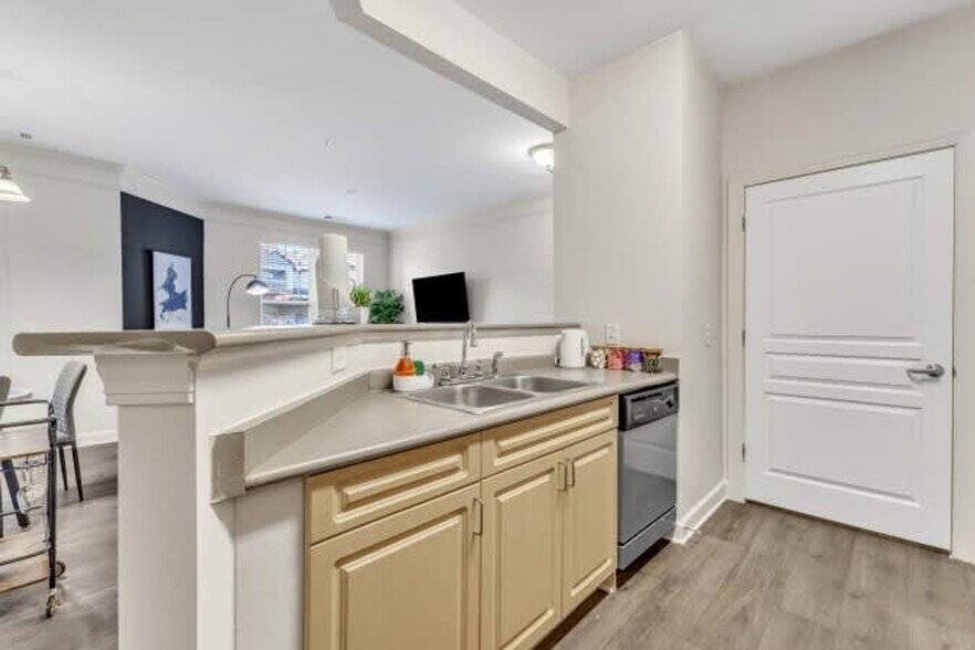 Building Photo - 7011 Almaden Way