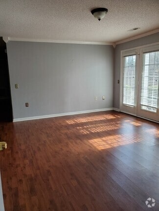 Building Photo - 2624 Guyer St