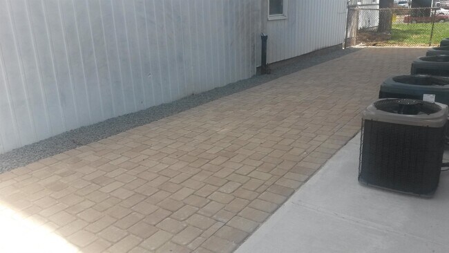 Building Photo - 112 39th St