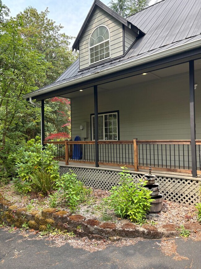 Building Photo - 64633 E Sandy River Ln