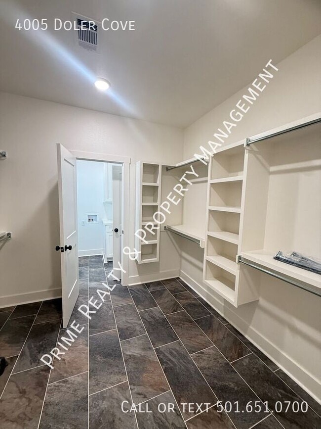 Building Photo - 4005 Doler Cv