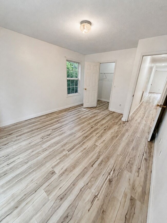 Building Photo - 4031 White Oak Rd