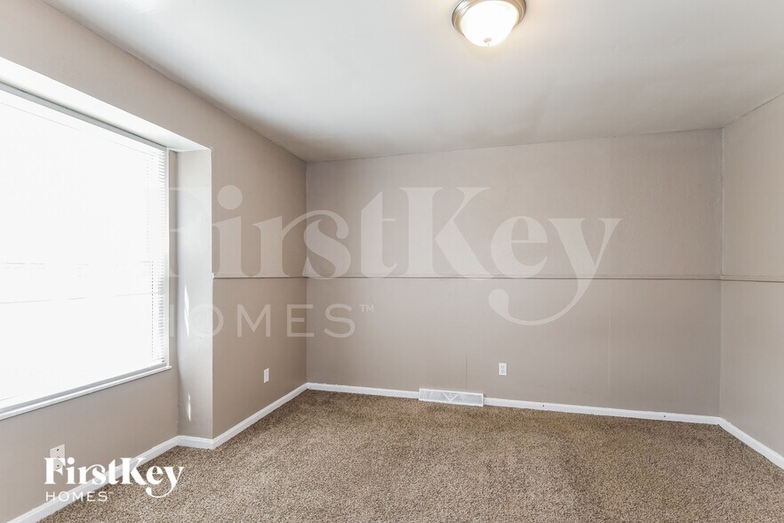 Building Photo - 1114 Soria St