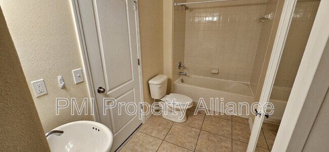 Building Photo - 2890 Spring Breeze Way