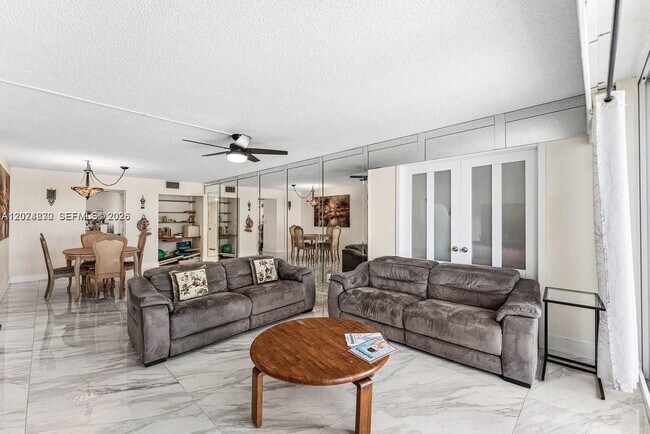 Building Photo - 1370 S Ocean Blvd