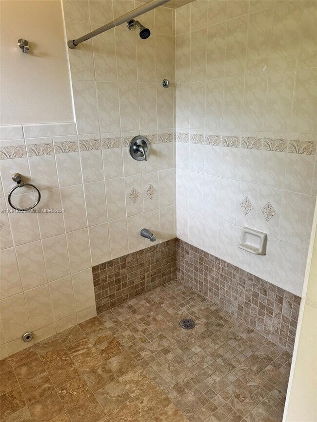 Building Photo - 9110 SW 9th Terrace