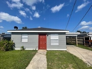 Building Photo - 1121 Maxine St