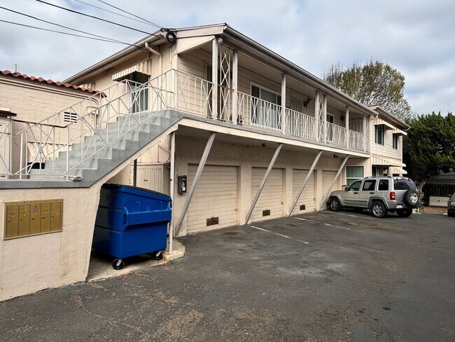Building Photo - 2 bedrooms 1 bath apartment in Chula Vista