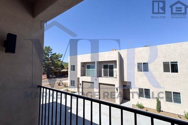 Building Photo - 3Bed/2.5Bath House in Sedona! Ready for Im...