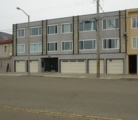 Building Photo - 171 (1556 Great Highway)