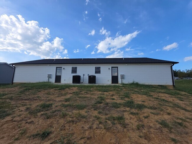 Building Photo - 2266 Smith Mountain Lake Pkwy