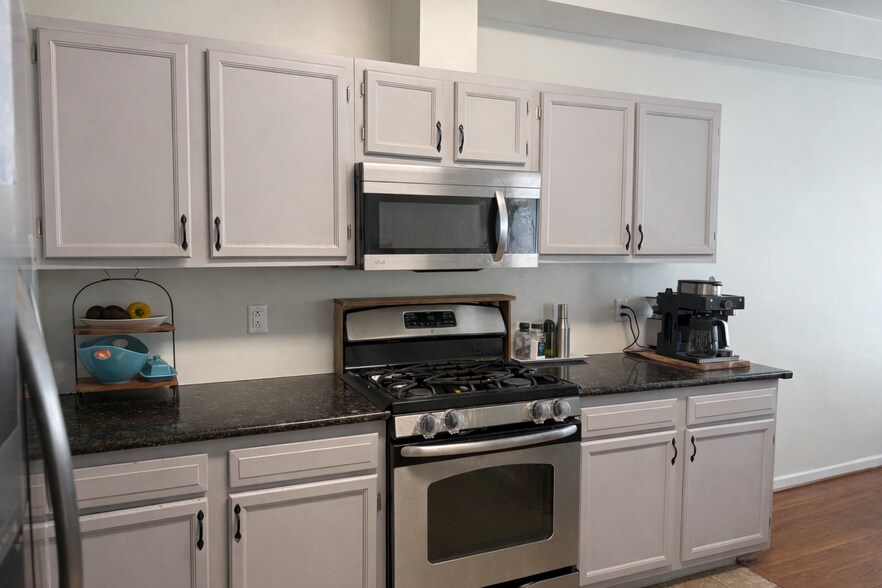 Building Photo - 12 Paynter St