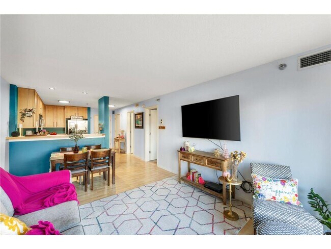 Building Photo - 48 Groveland Terrace