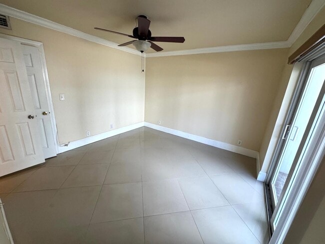 Building Photo - 4500 N Flagler Dr