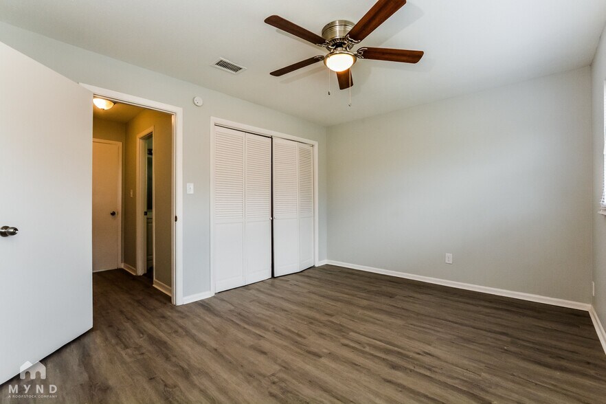 Building Photo - 1102 Orwell Ave