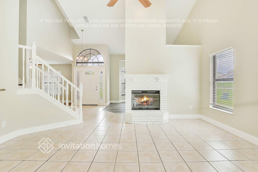 Building Photo - 7455 High Lake Dr