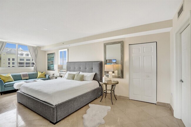 Building Photo - 2001 N Ocean Blvd