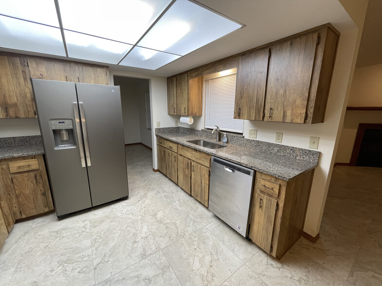 Building Photo - 1523 Elf Stone Ct