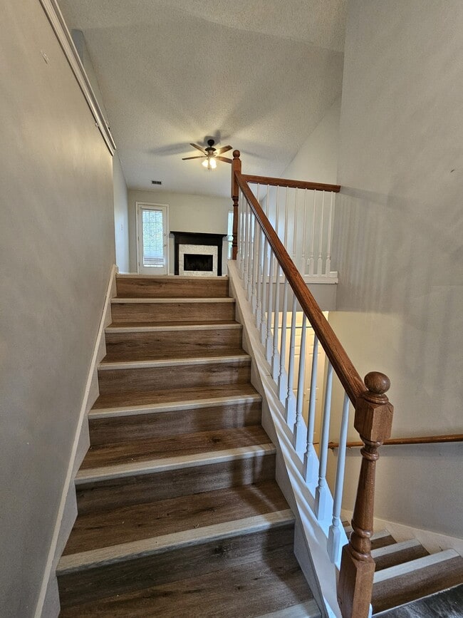 Building Photo - 1406 Flanagan Mill Dr