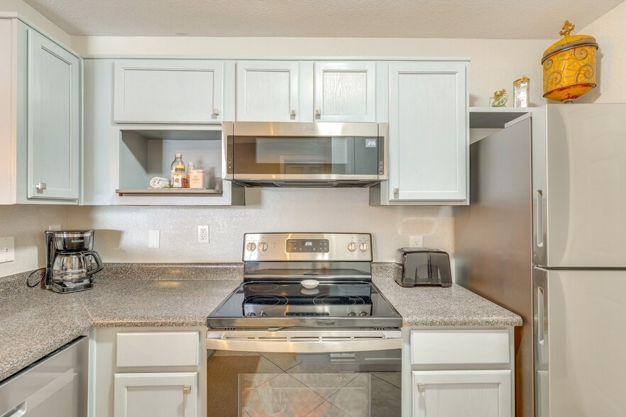 Building Photo - 3725 Castle Pines Ln