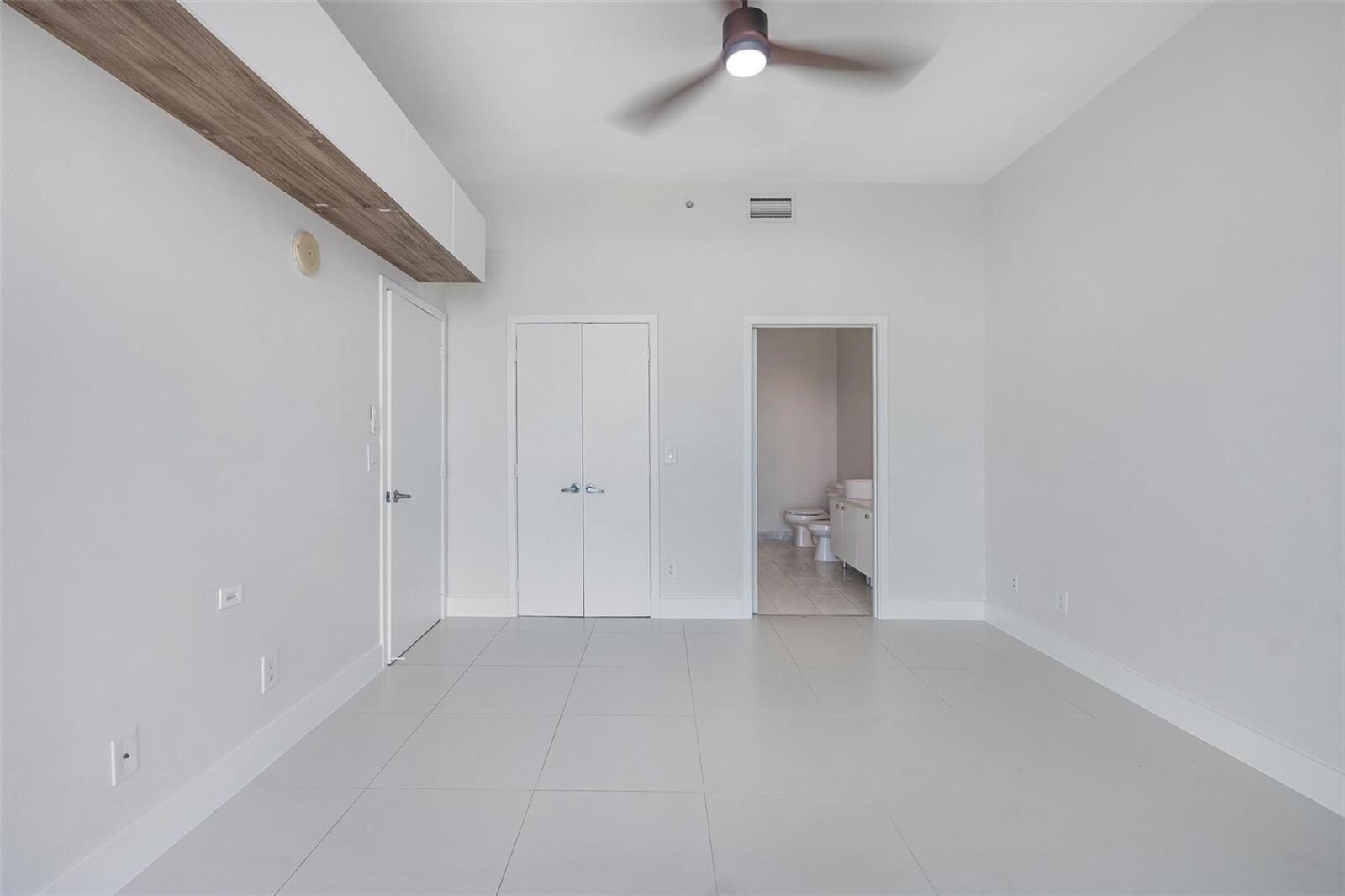 Building Photo - 888 Biscayne Blvd