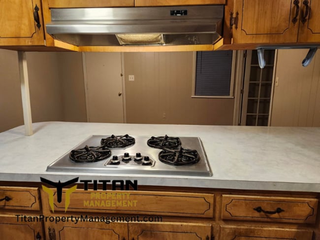 Building Photo - 3b/2b house