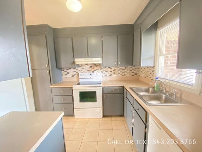 Building Photo - 417 Surfside Dr