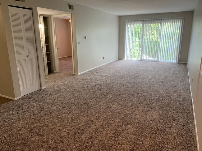 Building Photo - Mission Hill Apartments