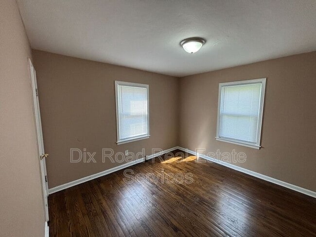 Building Photo - 1925 Highland St