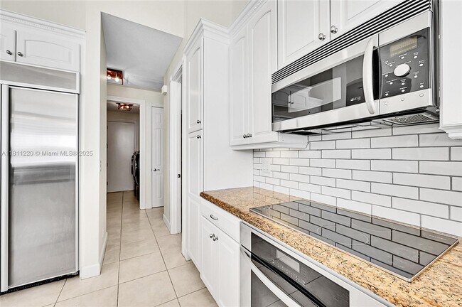 Building Photo - 512 NW 120th Dr
