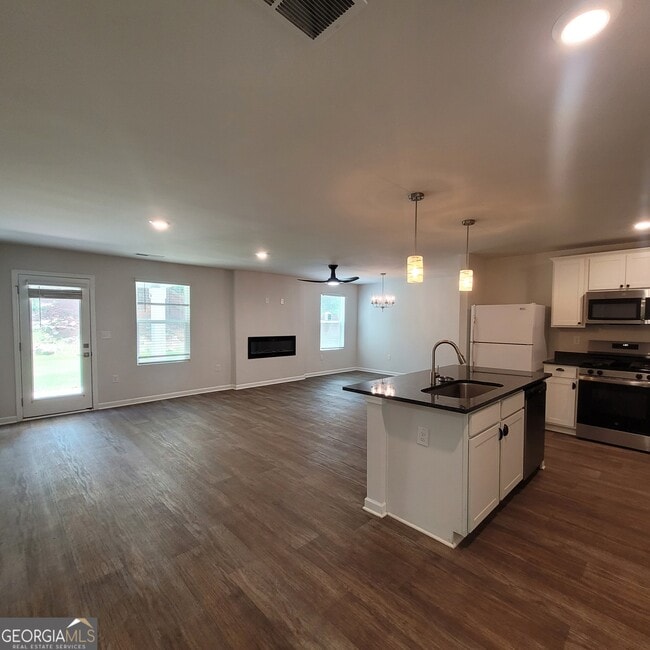 Building Photo - 220 River Meadow Dr