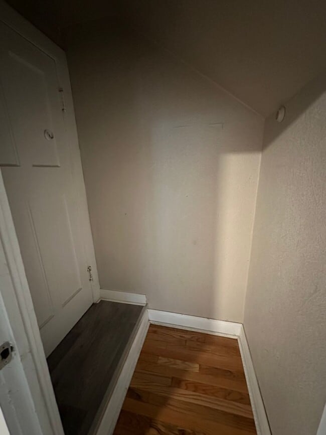 Building Photo - Renovated 2BR/1BA Rent to Own Home with Dr...